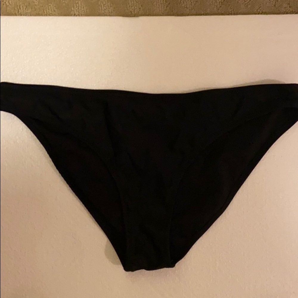 NWOT Bikini black bottom M